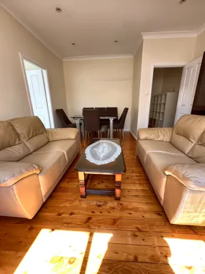 Flora St – Living and dining area